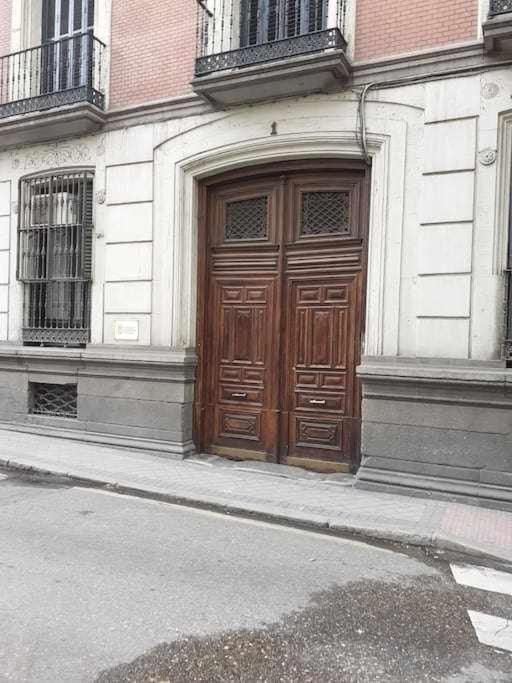 Acogedor Apartamento En Gran Via Мадрид Экстерьер фото
